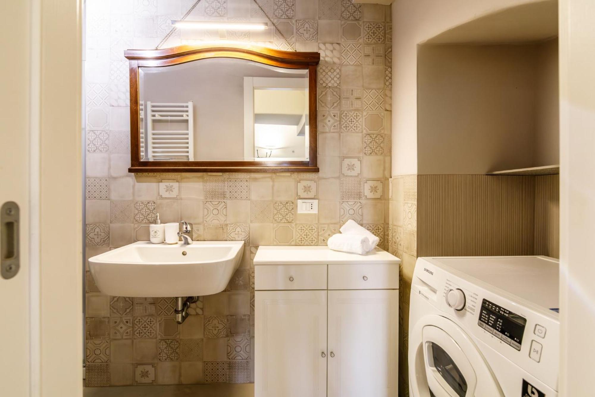 Porta Romana Elegant Apartments With Private Parking! Siena Exterior foto